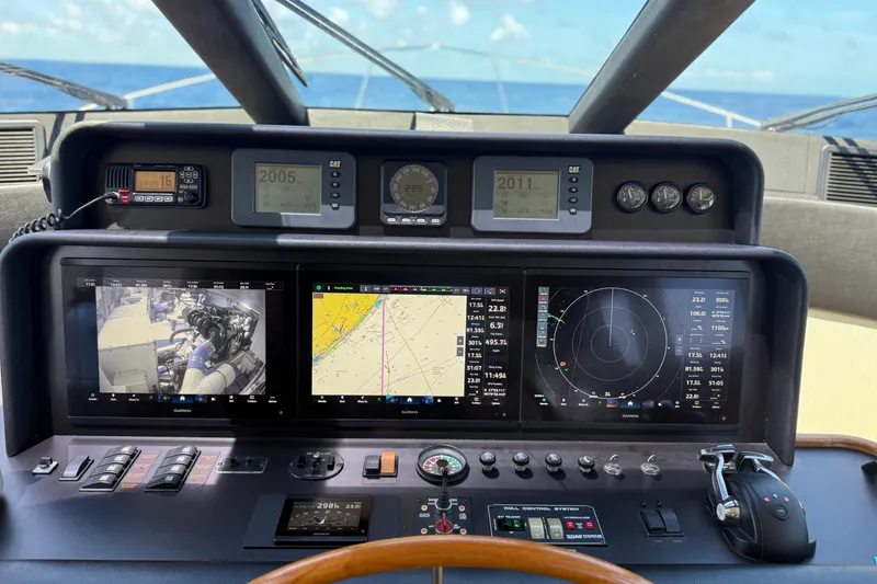 Slide: The Image of Luxurious kitchen interior of 2001 Pacific Mariner 65 Motoryacht with modern appliances. - 18