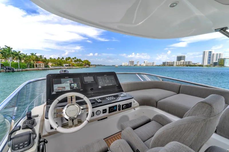 Slide: The Image of Azimut 60 Fly 2023 - 52