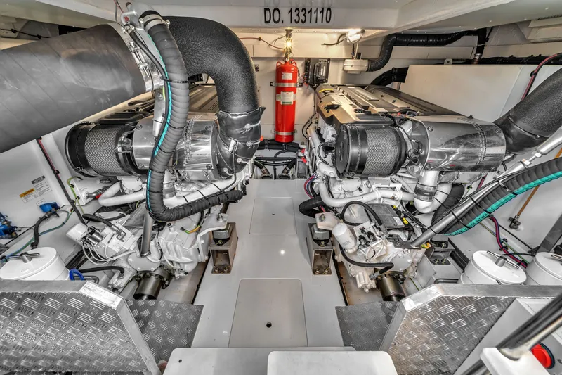 Slide: The Image of Azimut 60 Fly 2023 - 56