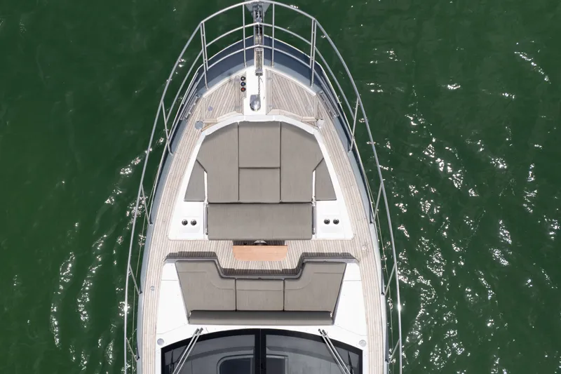 Slide: The Image of Azimut 60 Fly 2023 - 57