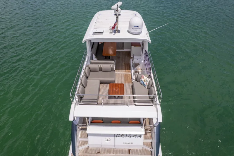 Slide: The Image of Azimut 60 Fly 2023 - 58