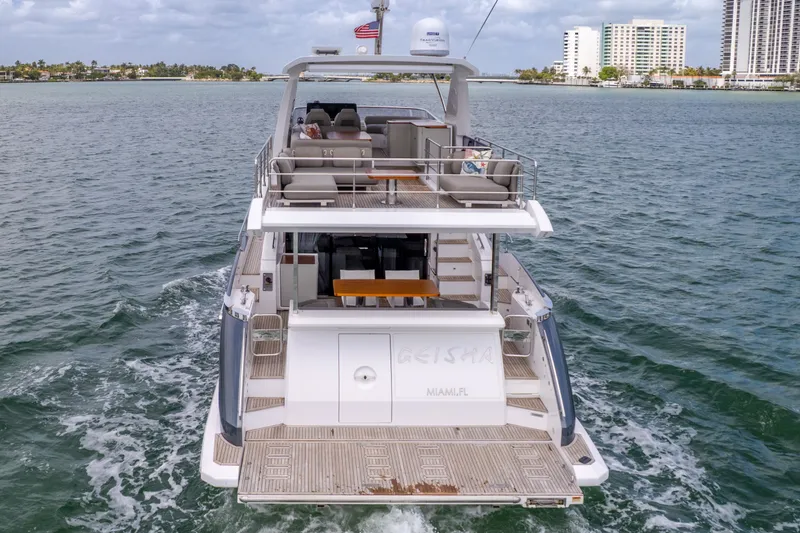 Slide: The Image of Azimut 60 Fly 2023 - 60