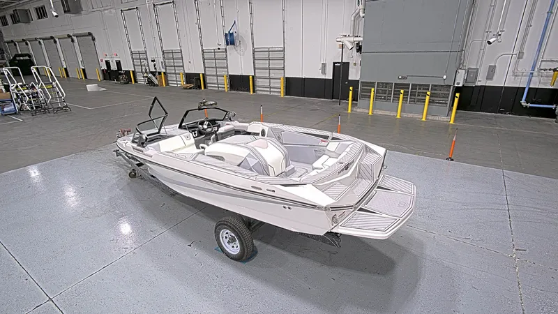 Slide: The Image of Nautique Ski 2025 - 4