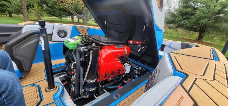 Slide: The Image of Nautique Ski 2023 - 3