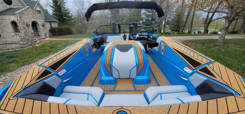 Slide: The Image of Nautique Ski 2023 - 4