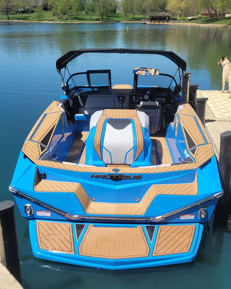 Slide: The Image of Nautique Ski 2023 - 5