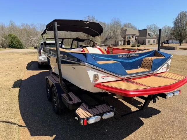 Slide: The Image of Nautique Ski 2022 - 3