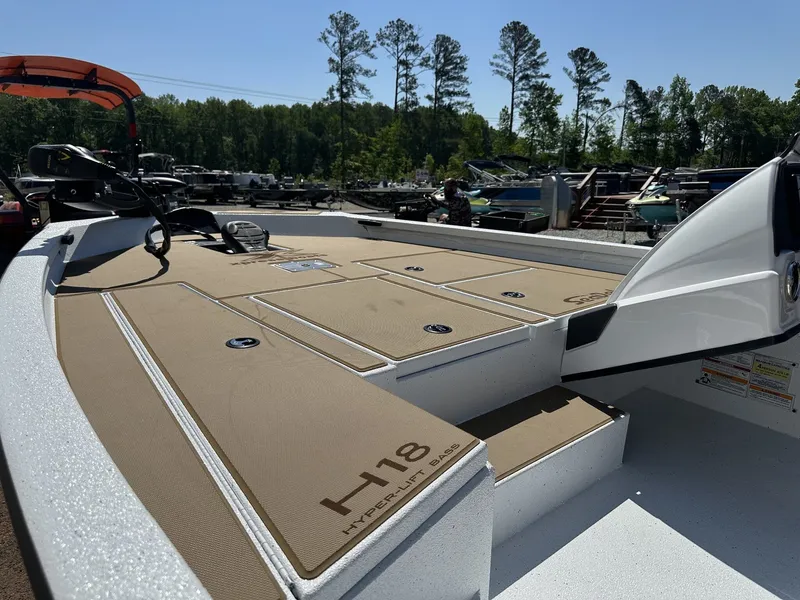 Slide: The Image of Xpress H18 Bass 2026 - 7