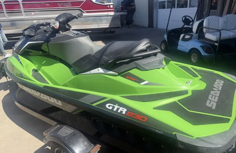 Slide: The Image of Sea-Doo GTR™-X® 230 2017 - 2