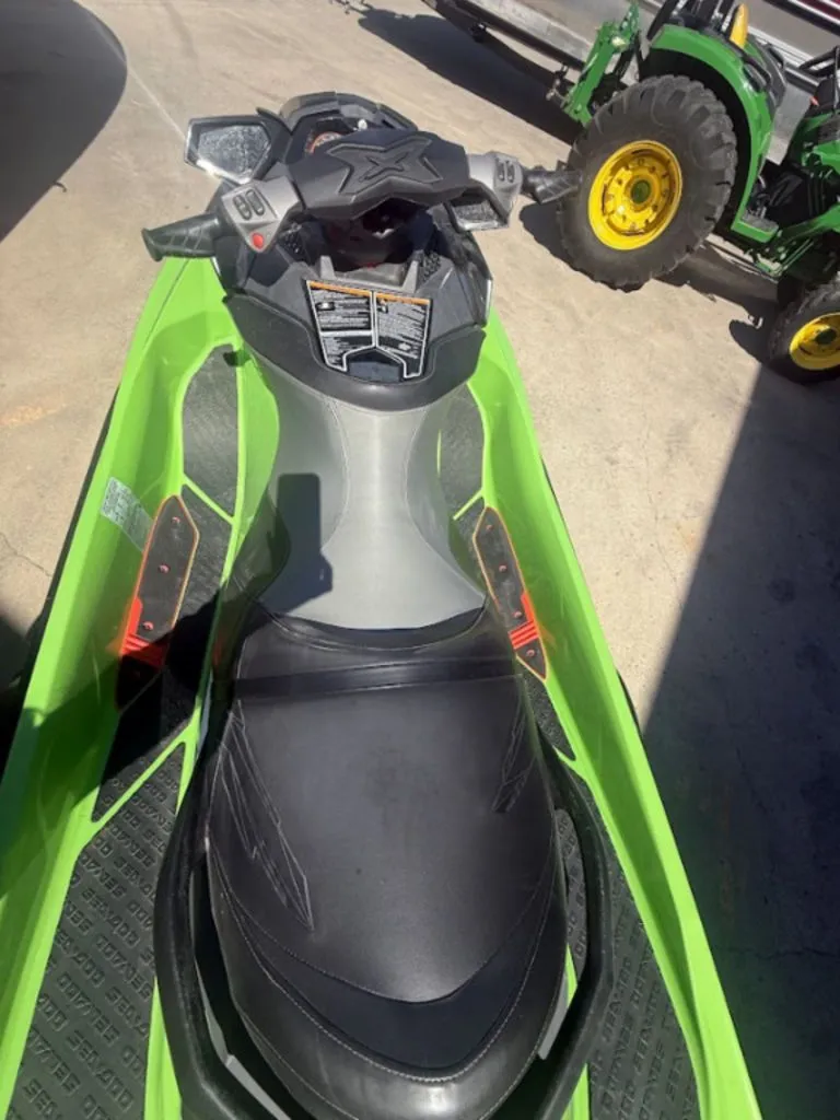 Slide: The Image of Sea-Doo GTR™-X® 230 2017 - 6