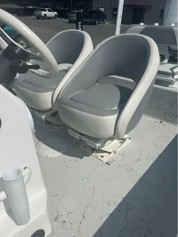 Slide: The Image of Hanie 25 Magnum 2024 - 6