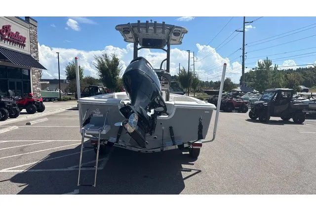 Slide: The Image of Sea Pro 210 DLX W200HP 2025 - 5