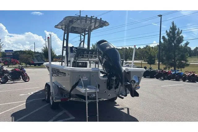 Slide: The Image of Sea Pro 210 DLX W200HP 2025 - 8