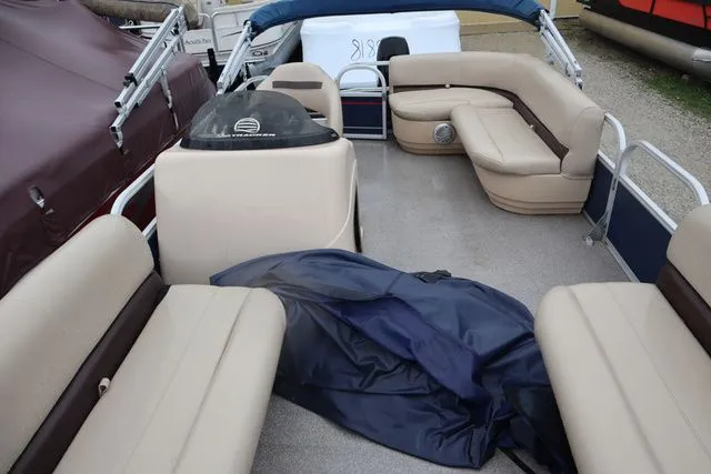 Slide: The Image of Sun Tracker Party Barge 18 DLX 2019 - 5