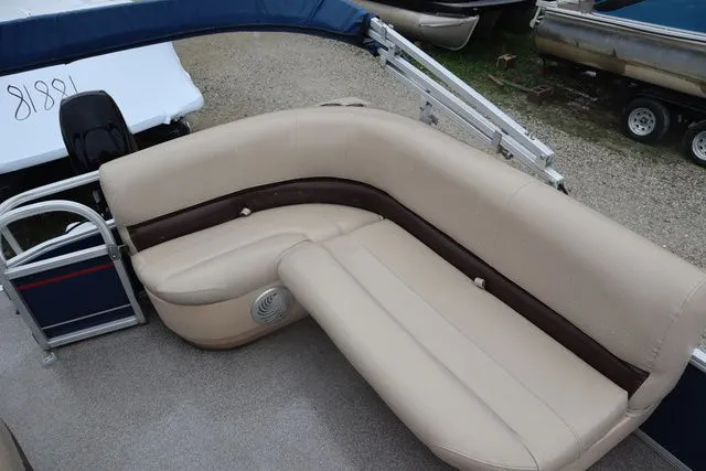 Slide: The Image of Sun Tracker Party Barge 18 DLX 2019 - 6