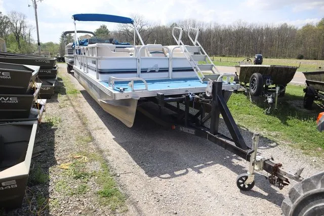 The Image of Aloha Alumacraft Sun Clipper 240 Deluxe 1991 - 1