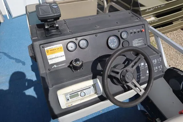 Slide: The Image of Aloha Alumacraft Sun Clipper 240 Deluxe 1991 - 16