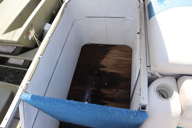 Slide: The Image of Aloha Alumacraft Sun Clipper 240 Deluxe 1991 - 19