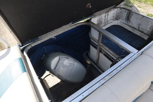 Slide: The Image of Aloha Alumacraft Sun Clipper 240 Deluxe 1991 - 20