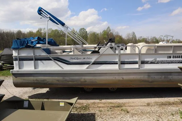 Slide: The Image of Aloha Alumacraft Sun Clipper 240 Deluxe 1991 - 4