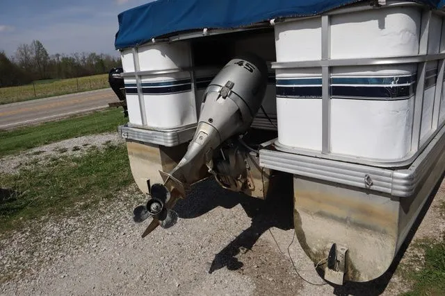 Slide: The Image of Aloha Alumacraft Sun Clipper 240 Deluxe 1991 - 5