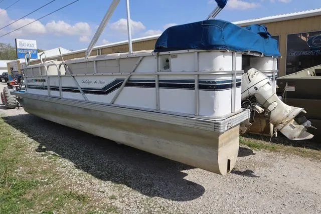 Slide: The Image of Aloha Alumacraft Sun Clipper 240 Deluxe 1991 - 6