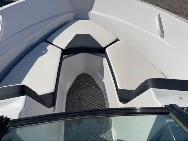 Slide: The Image of Four Winns 190 Freedom 2016 - 11