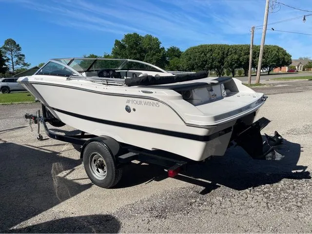 Slide: The Image of Four Winns 190 Freedom 2016 - 3