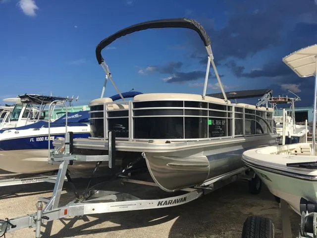 The Image of Bennington 21SLX 2018 - 1