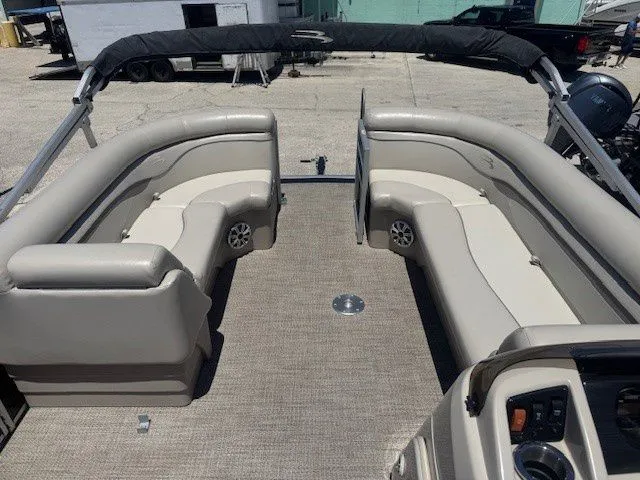 Slide: The Image of Bennington 21SLX 2018 - 8