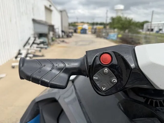 Slide: The Image of Sea-Doo GTX 170 IBR 2020 - 10