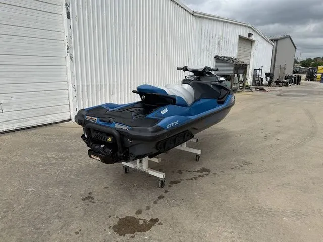 Slide: The Image of Sea-Doo GTX 170 IBR 2020 - 3