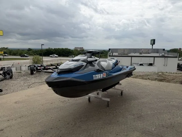 Slide: The Image of Sea-Doo GTX 170 IBR 2020 - 5