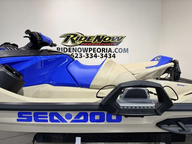 Slide: The Image of Sea-Doo Wake 2026 - 15