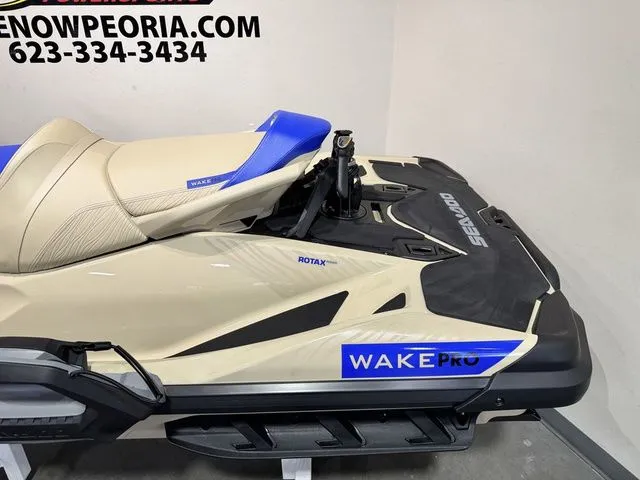 Slide: The Image of Sea-Doo Wake 2026 - 16