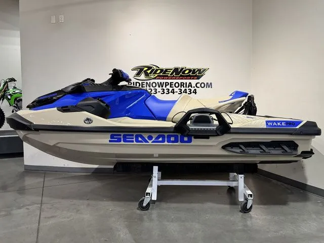 Slide: The Image of Sea-Doo Wake 2026 - 5