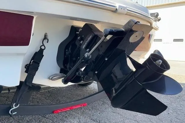 Slide: The Image of 2018 Tahoe 500 TF boat with a detailed view of the propeller and mounting hardware. - 6