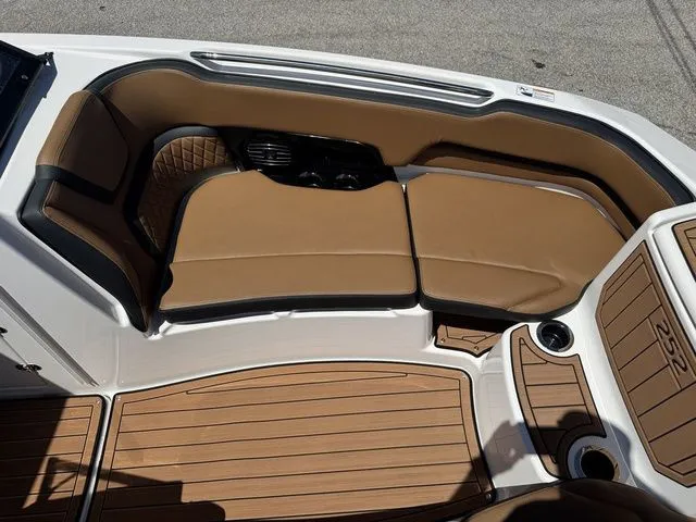 Slide: The Image of Yamaha 252SD 2026 - 15