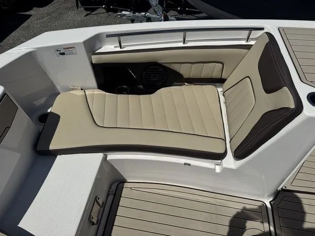 Slide: The Image of Yamaha 255 FSH Sport E 2026 - 19