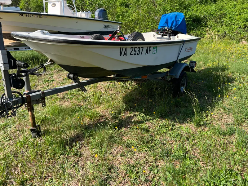 Slide: The Image of Boston Whaler 9' - 2