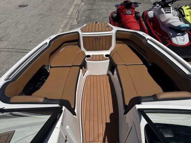 Slide: The Image of Yamaha 252SD 2026 - 10