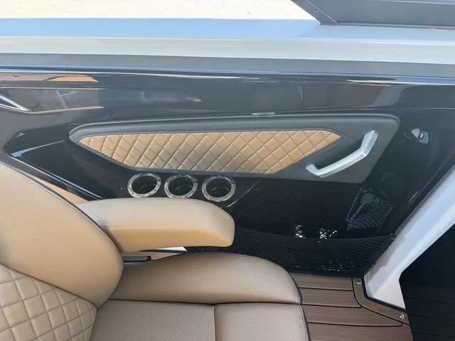 Slide: The Image of Yamaha 252SD 2026 - 18