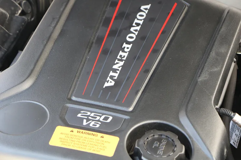 Slide: The Image of Volvo Penta 250 V6 engine in 2023 Chaparral 21 SSi Ski & Fish boat. - 45
