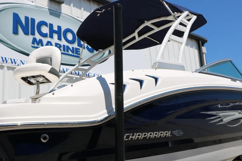 Slide: The Image of 2023 Chaparral 21 SSi Ski & Fish boat at Nichols Marine dealership. - 7