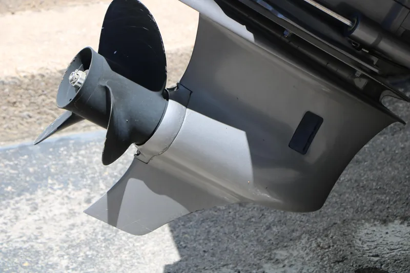 Slide: The Image of Close-up of 2023 Chaparral 21 SSi Ski & Fish boat propeller. - 9