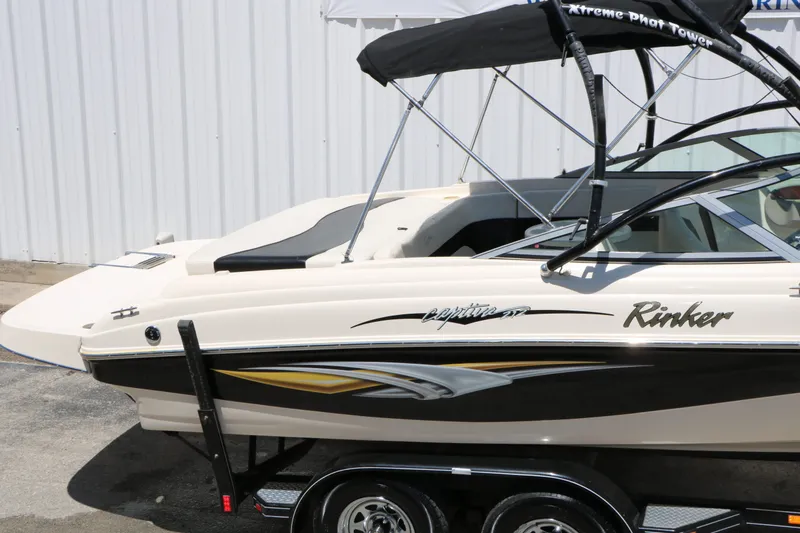 Slide: The Image of Rinker 212 Captiva Bowrider 2004 - 21