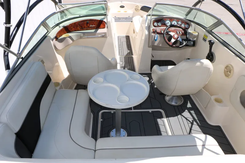 Slide: The Image of Rinker 212 Captiva Bowrider 2004 - 23