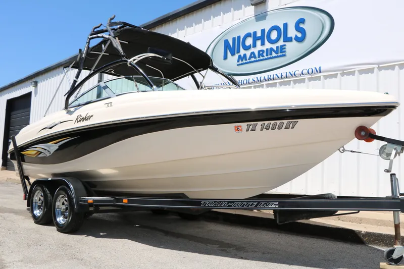 Slide: The Image of Rinker 212 Captiva Bowrider 2004 - 3