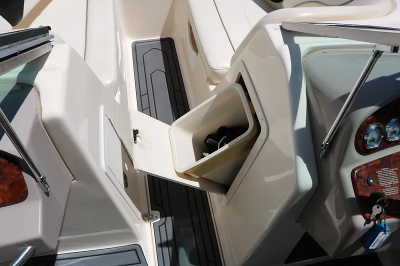 Slide: The Image of Rinker 212 Captiva Bowrider 2004 - 37