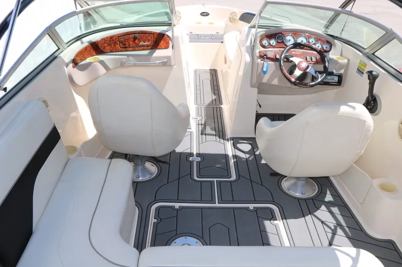 Slide: The Image of Rinker 212 Captiva Bowrider 2004 - 46